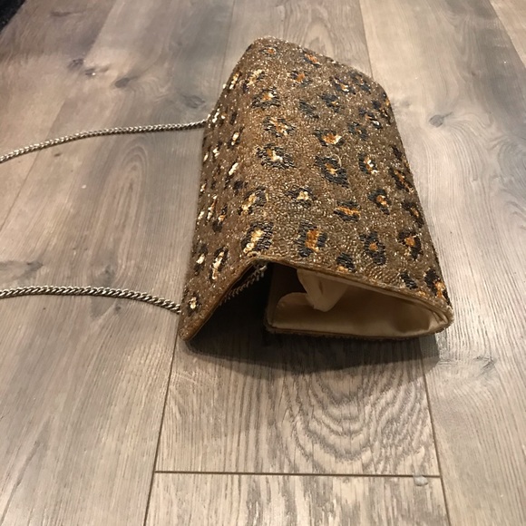 Retro Golden Leopard Beaded Clutch w/ chain strap - Picture 8 of 10